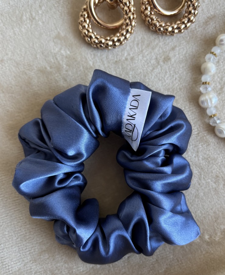 Melsva šilkinė plaukų gumelė